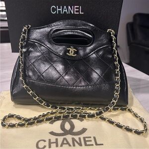 CHANEL VIP GWP Black Quilted Leather Top-Handle Chain Shoulder Bag